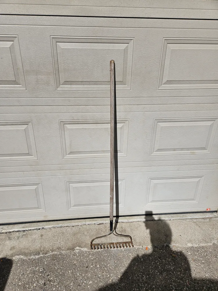 Garden Rake image indicator(2)