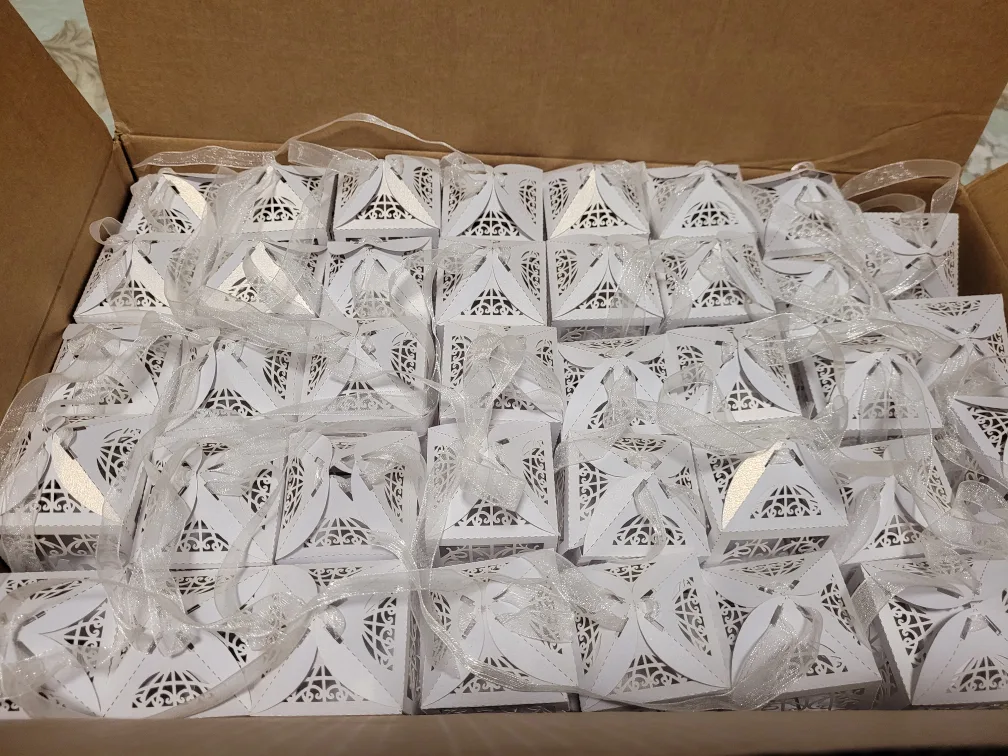 96 pcs  Party / wedding   Favor Boxes w/ Ribbon.