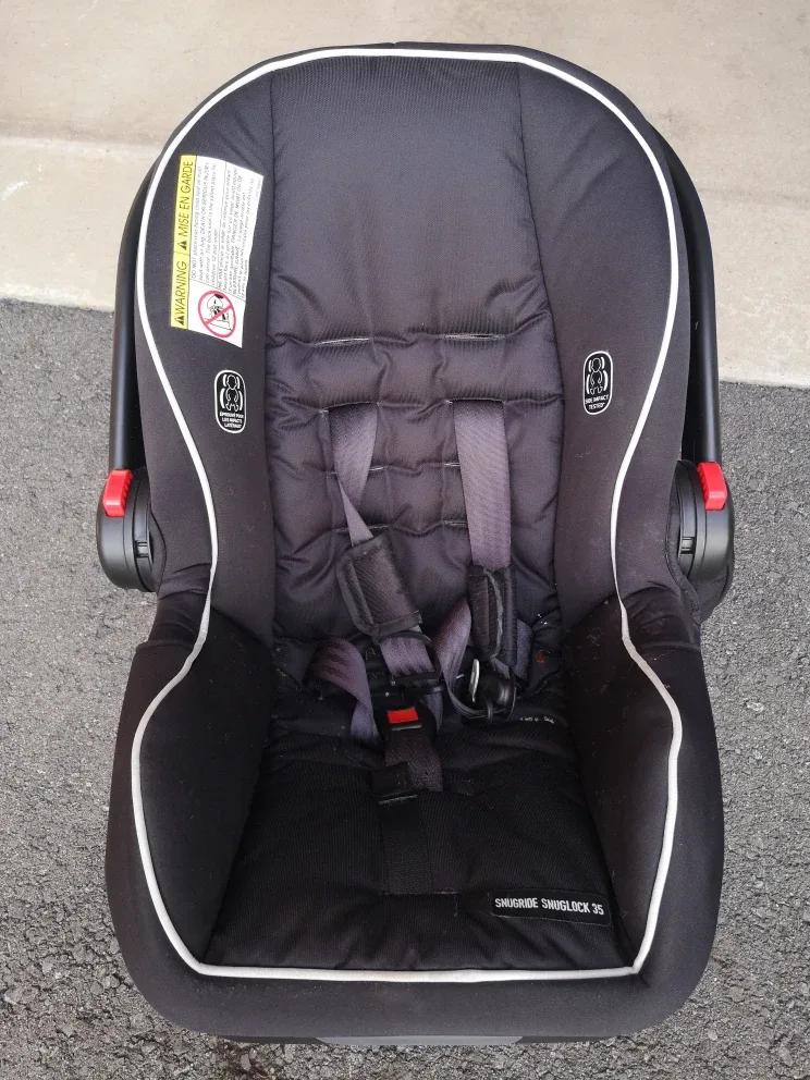 Graco SnugRide SnugLock 35 Infant Car Seat thumbnail