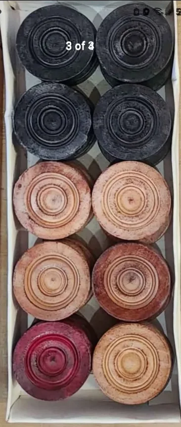 Carrom Board Game with Pieces image indicator(3)