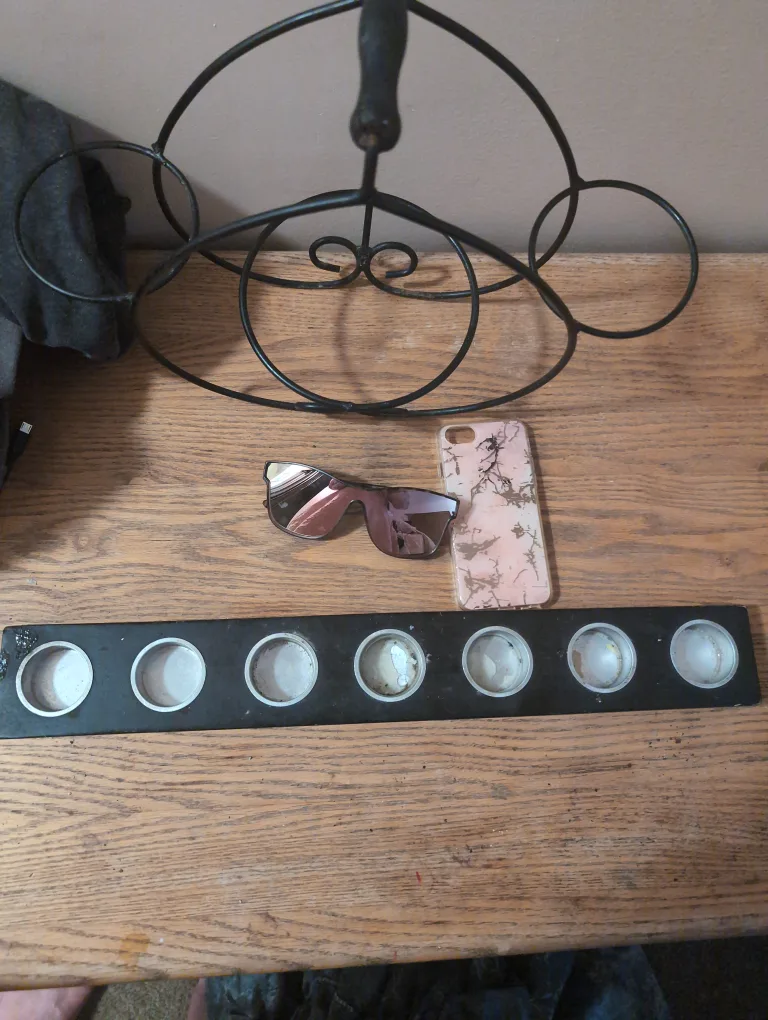 Sunglasses and Candle Holder Bundle thumbnail