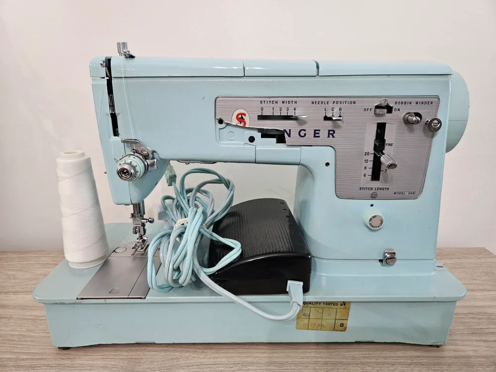 Vintage Singer 348 Sewing Machine - includes carrier and pedal image indicator(7)