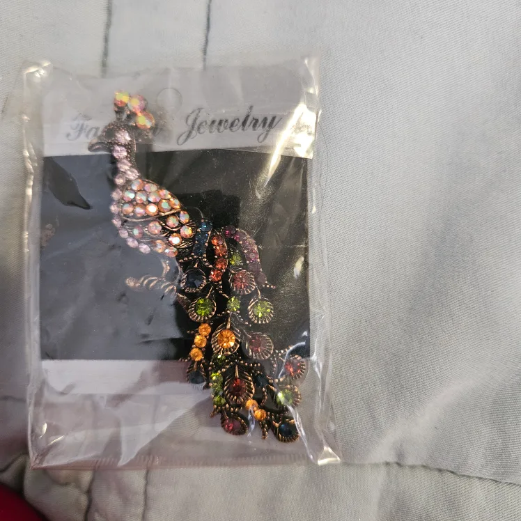 Peacock Brooch - Fashion Jewelry thumbnail