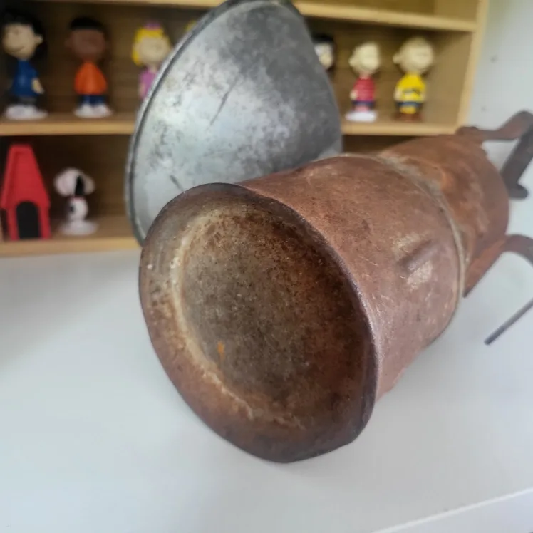 Vintage Carbide Miners Lamp from the 1900's image indicator(5)