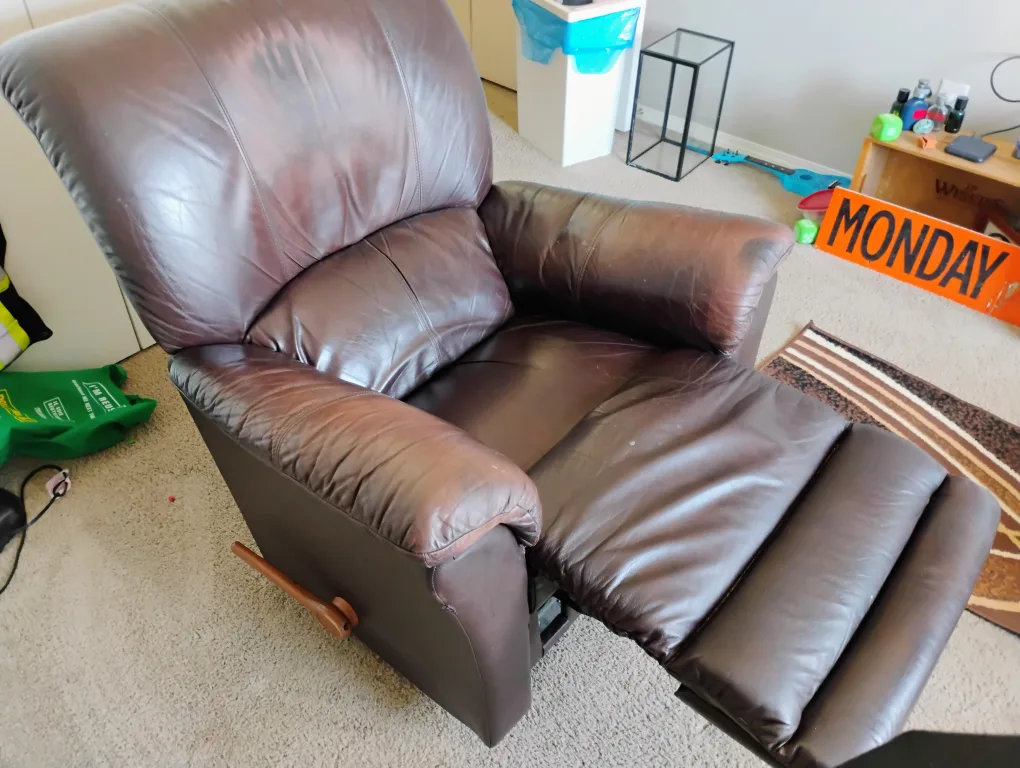 Brown Leather Recliner Armchair image indicator(5)