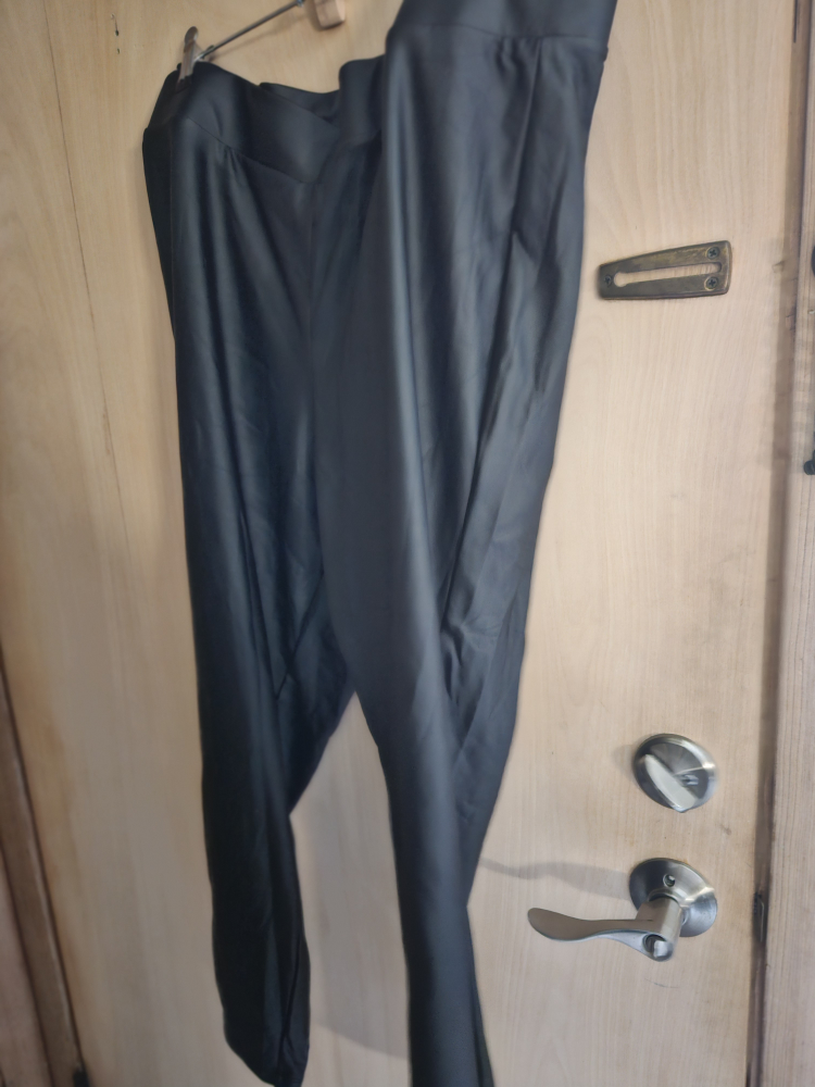 Black faux leather leggings - photo 2