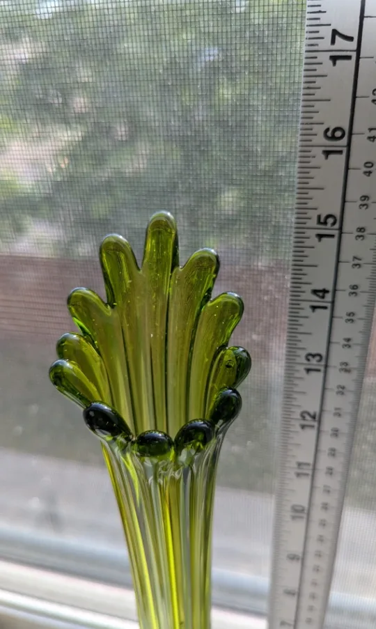 Vintage MCM Emerald Green Swung Footed Vase 15 inches 🇨🇦 image indicator(4)