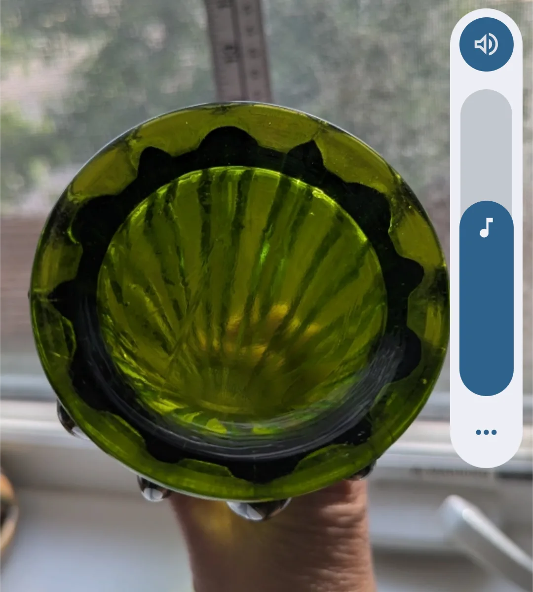 Vintage MCM Emerald Green Swung Footed Vase 15 inches 🇨🇦 image indicator(5)