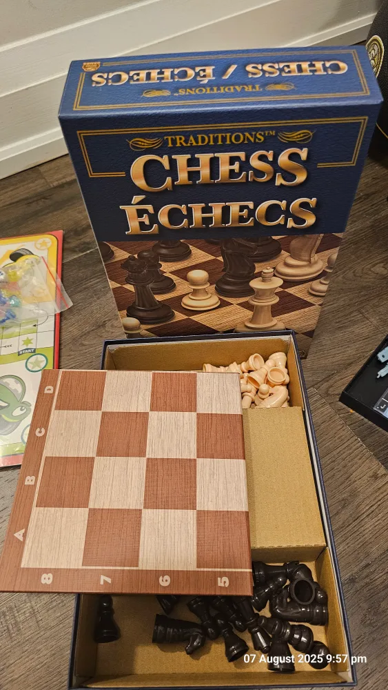 Traditions Chess Échecs Set thumbnail