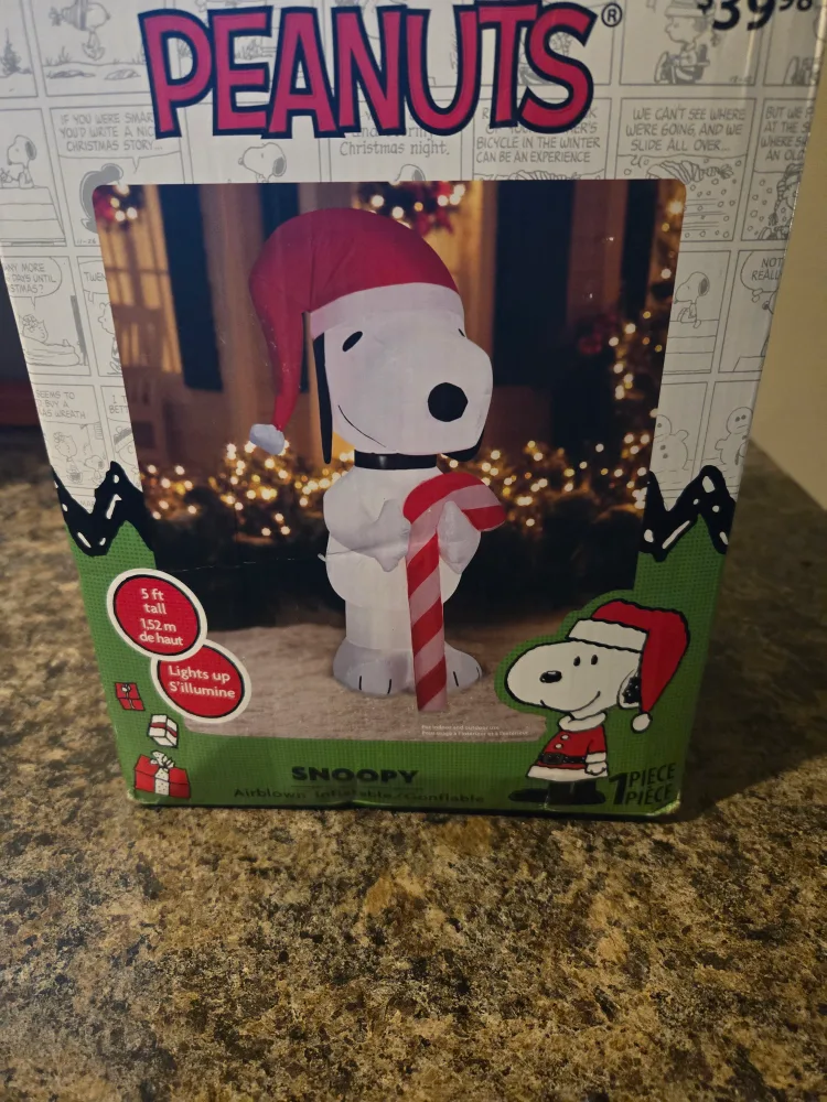 New Peanuts Snoopy Christmas Inflatable - 5ft thumbnail