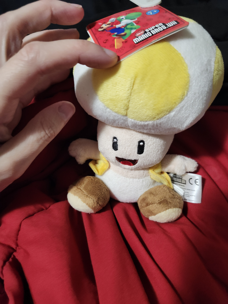 $15 super mario yellow toad 8" (NWT)