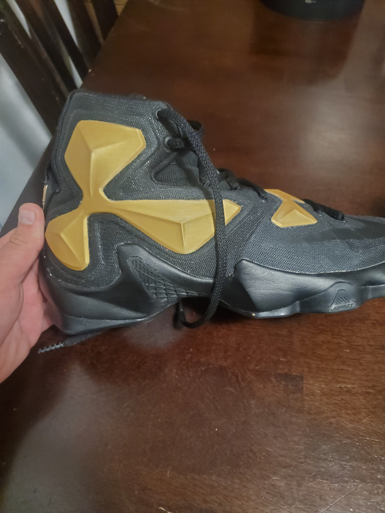 Nike Kyrie 5 Basketball Shoes