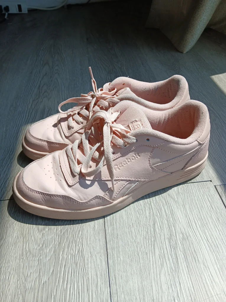 Reebok Women's Light Pink Sneaker, size 8 thumbnail