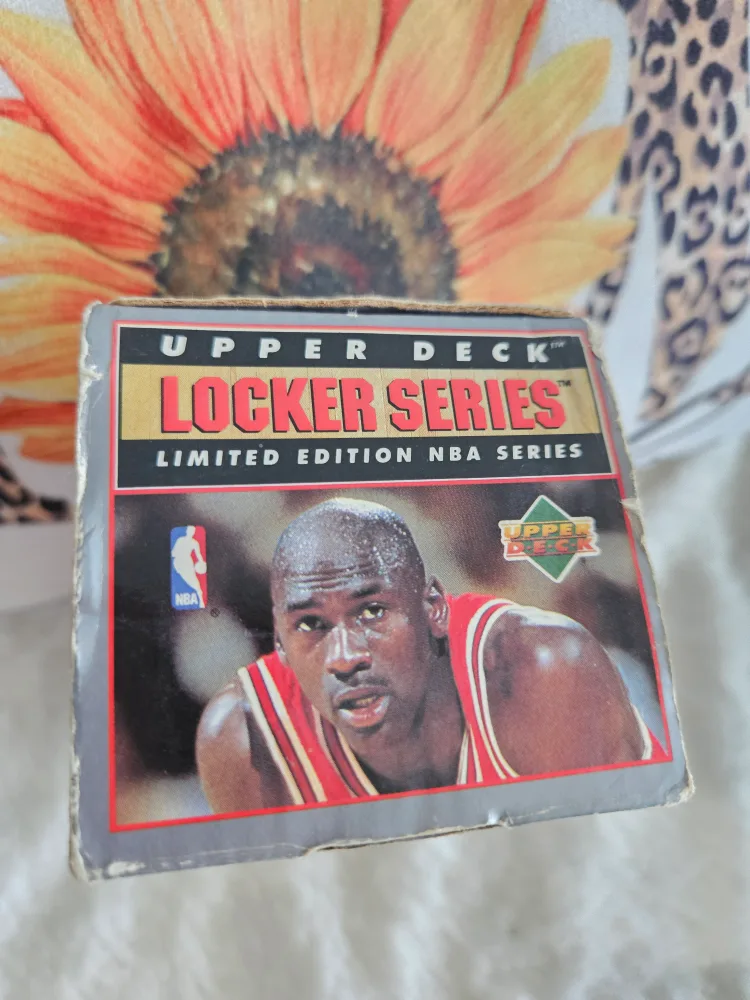 Upper Deck NBA Basketball Cards Locker Series image indicator(6)