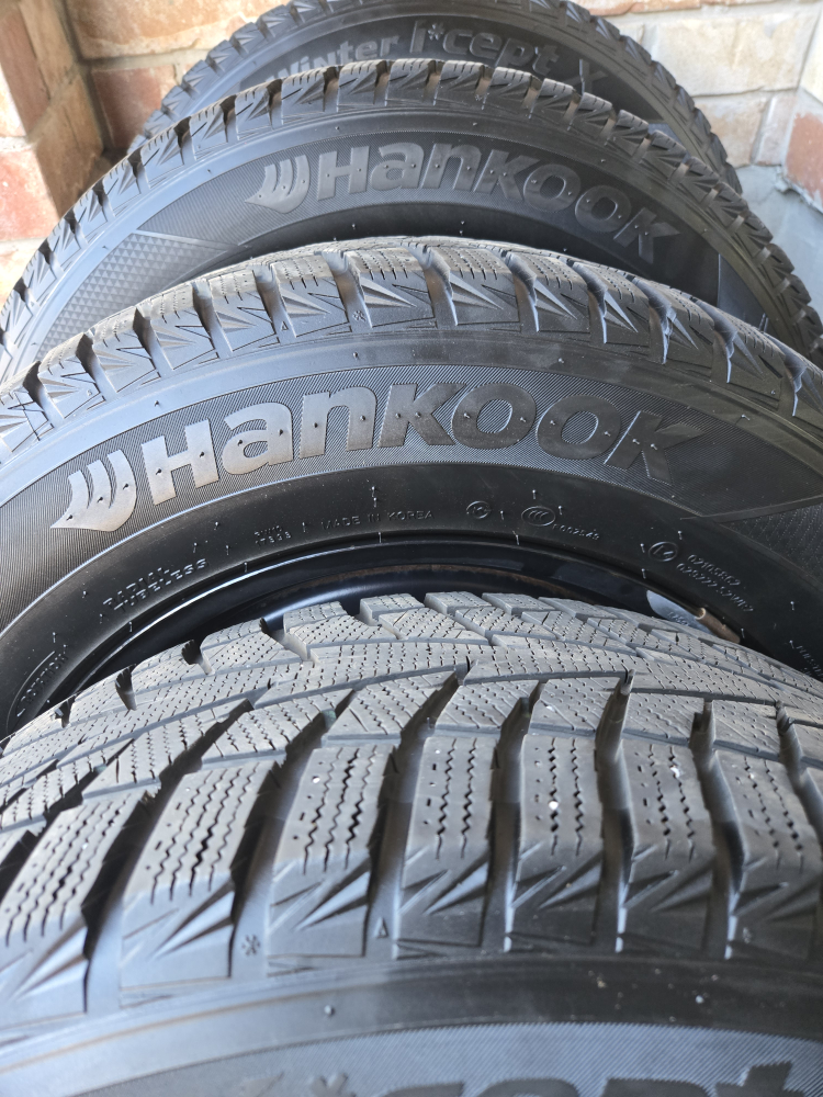 Hankook i*cept X WINTER Tires 225/65R17
