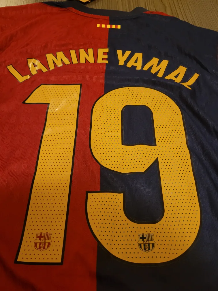 Nike x FC Barcelona TRAVIS SCOTT CACTUS JACK Lamine Yamal Jersey image indicator(4)