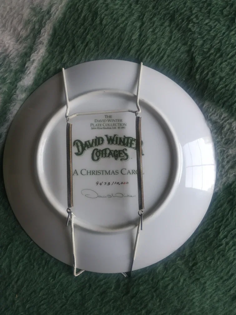 David Winter Cottages 8 inch Plate image indicator(2)