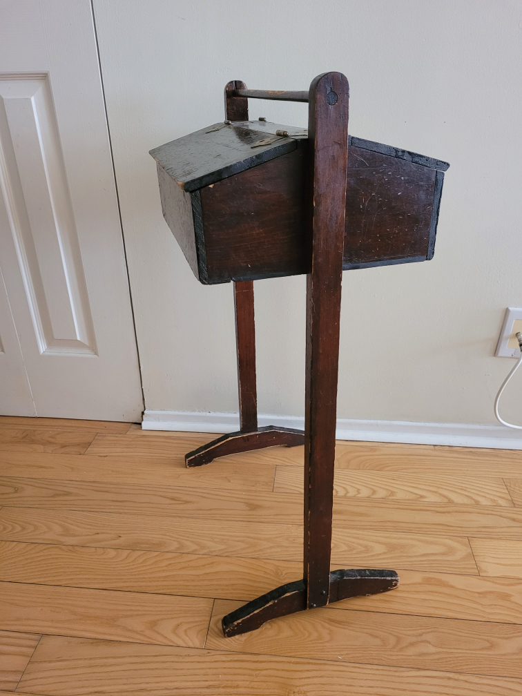 Vintage sewing stand - photo 2