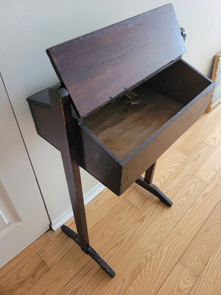 Vintage sewing stand image indicator(3)