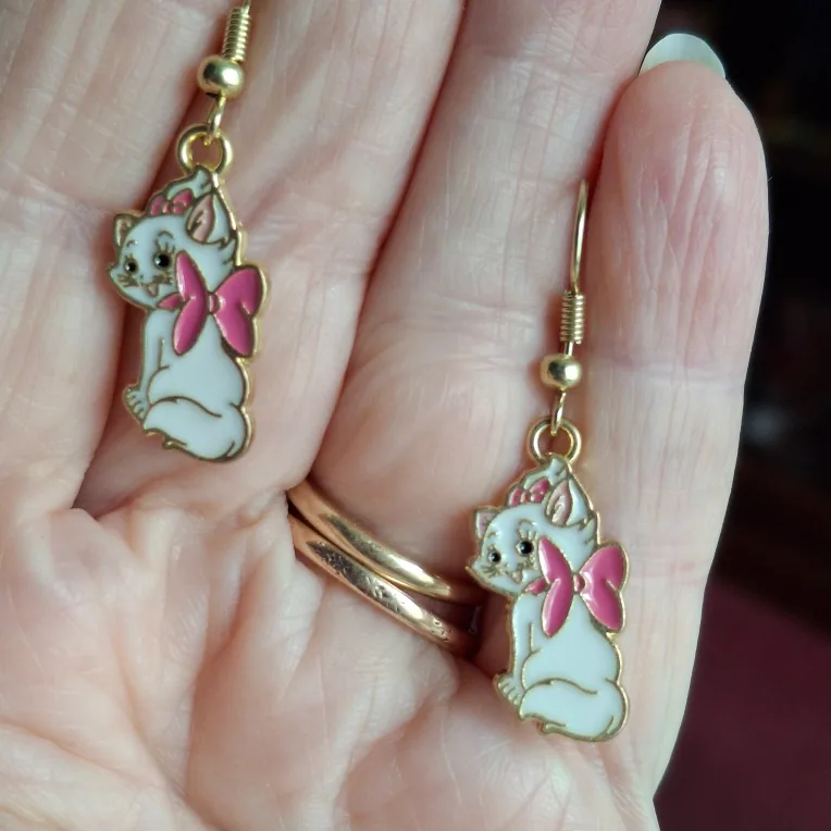 Marie Cat Earrings - Disney's Aristocats thumbnail