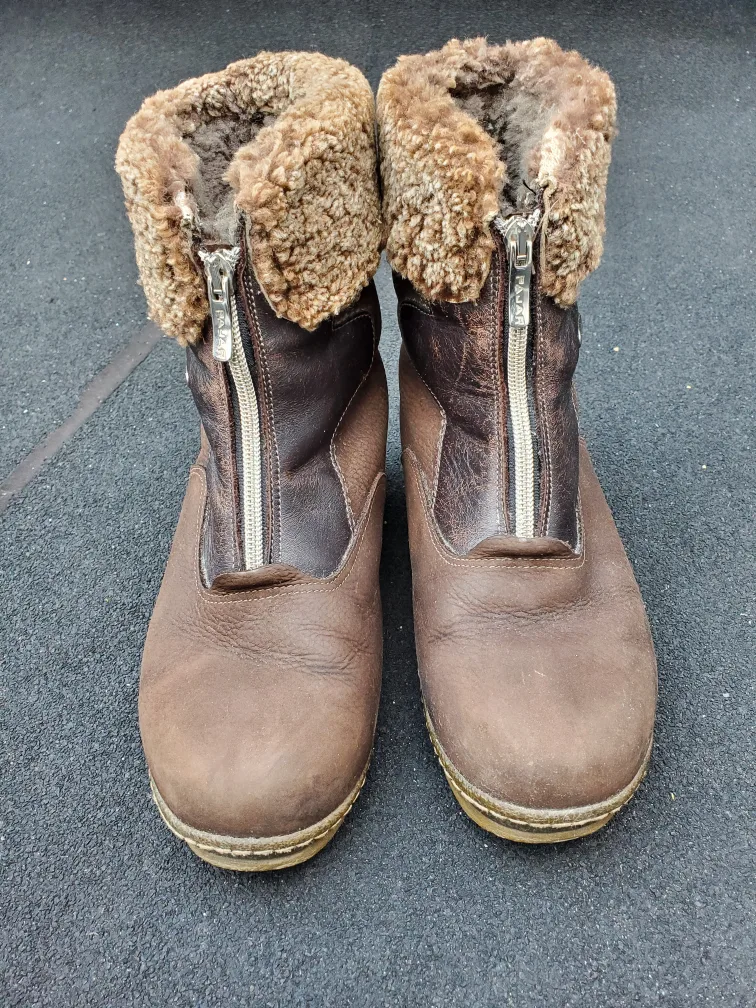 Pajar brown/tan leather sherpa lined ankle boots - size 8 image indicator(2)