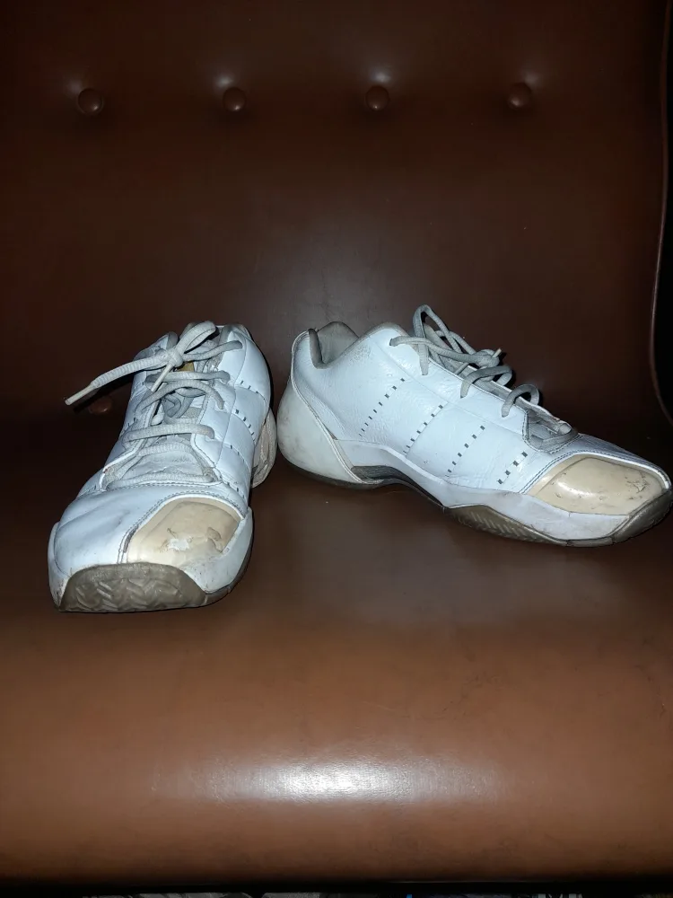 Jordan Team FBI White Shoes image indicator(4)
