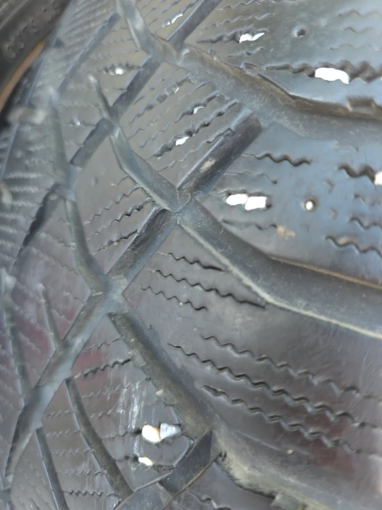 Arctic Claw Winter Tires on Rims - Set of 4 235/65r 17 image indicator(7)