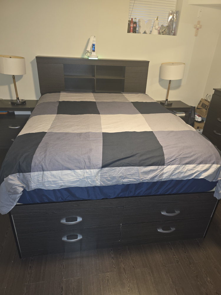 Queen 6pc bedroom space with ample storage - photo 2