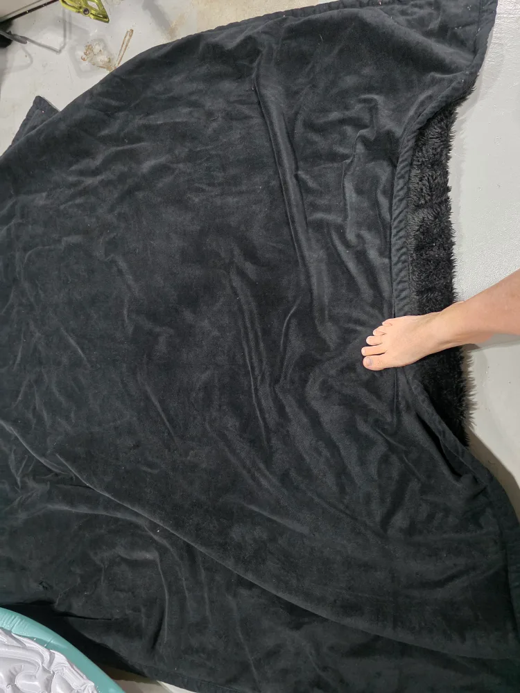 Black Blanket 🧡 image indicator(2)