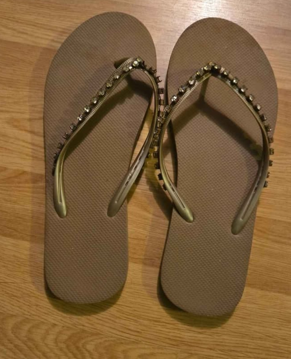 🥕  Rhinestone Flip Flops - Size 9 or 9.5