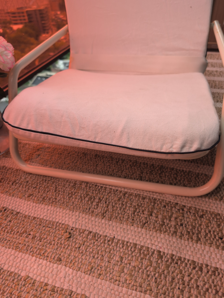 White Lounge Chair - photo 2
