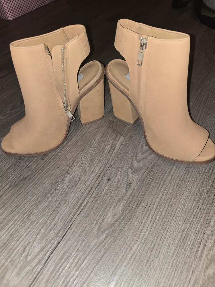 Steve Madden Tan Open Toe Booties image indicator(5)
