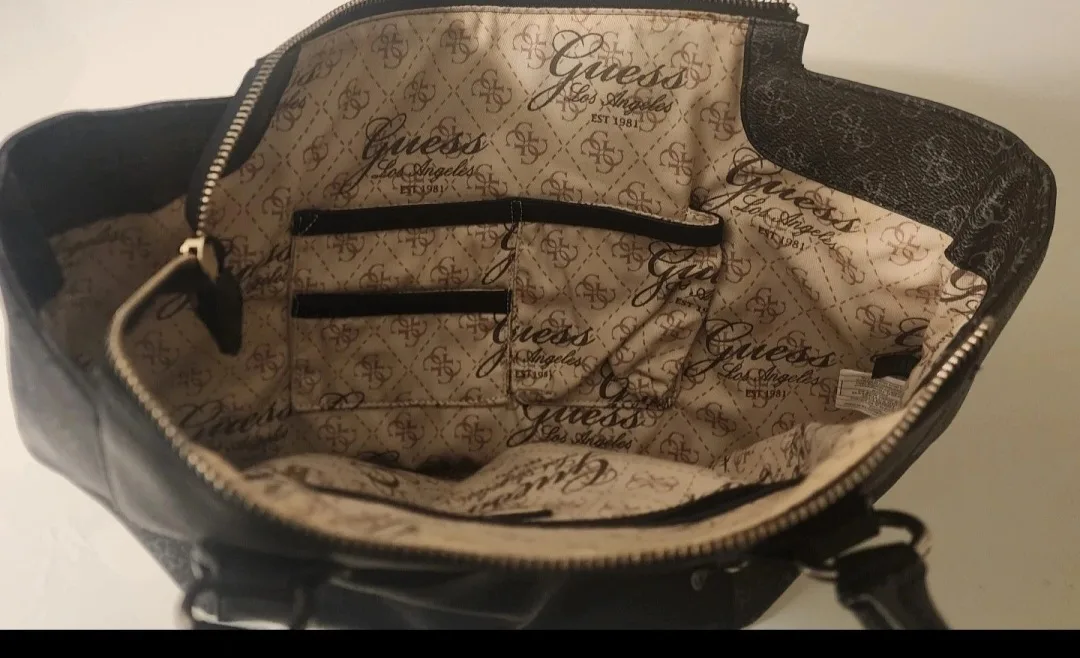 GUESS Est 1981 Black Tote Bag image indicator(4)
