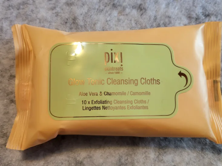 Pixi Glow Tonic Cleansing Cloths - 10 count thumbnail
