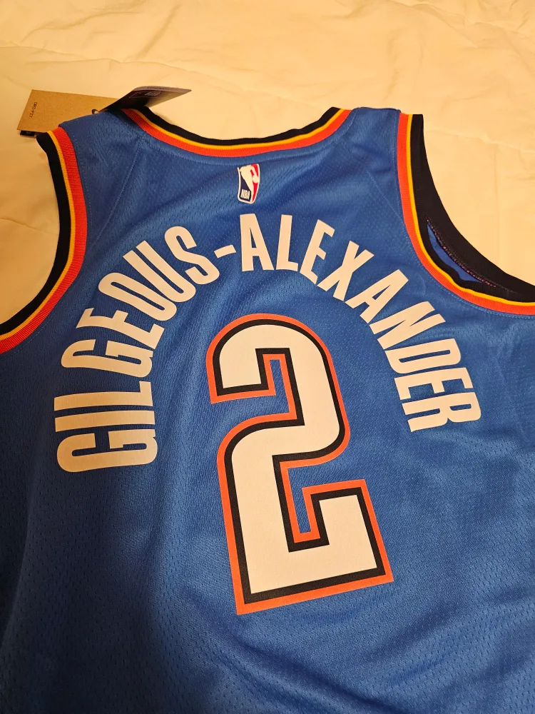 Nike Oklahoma City Thunder Gilgeous-Alexander Jersey, Size 48 image indicator(2)