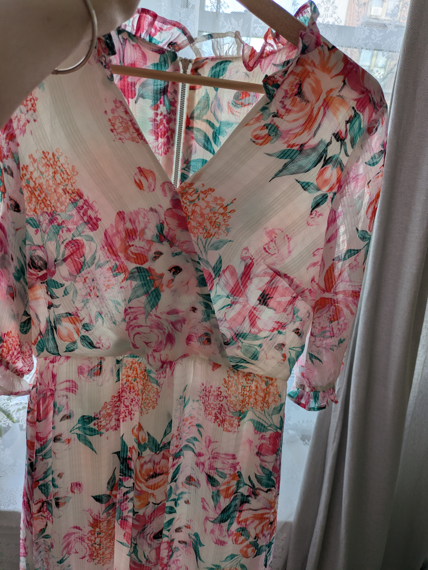 Long dress with peonies with a zipper with a belt - photo 3