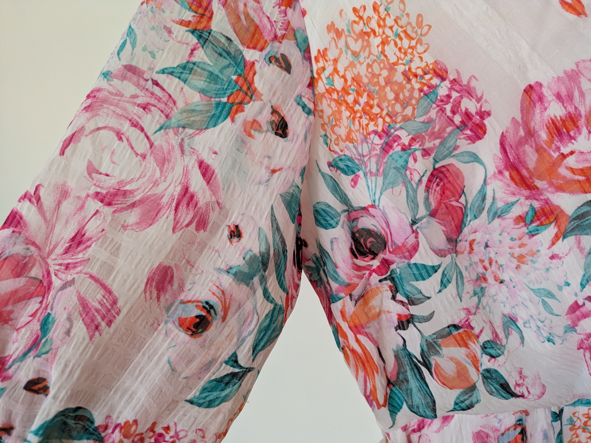 Long dress with peonies with a zipper with a belt - photo 5