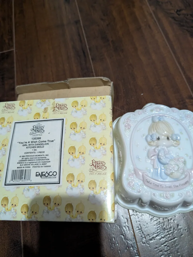 Precious Moments Girl Kitchen Mold thumbnail