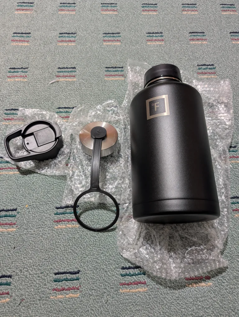 IRON °FLASK 64 oz Midnight Black Water Bottle image indicator(2)