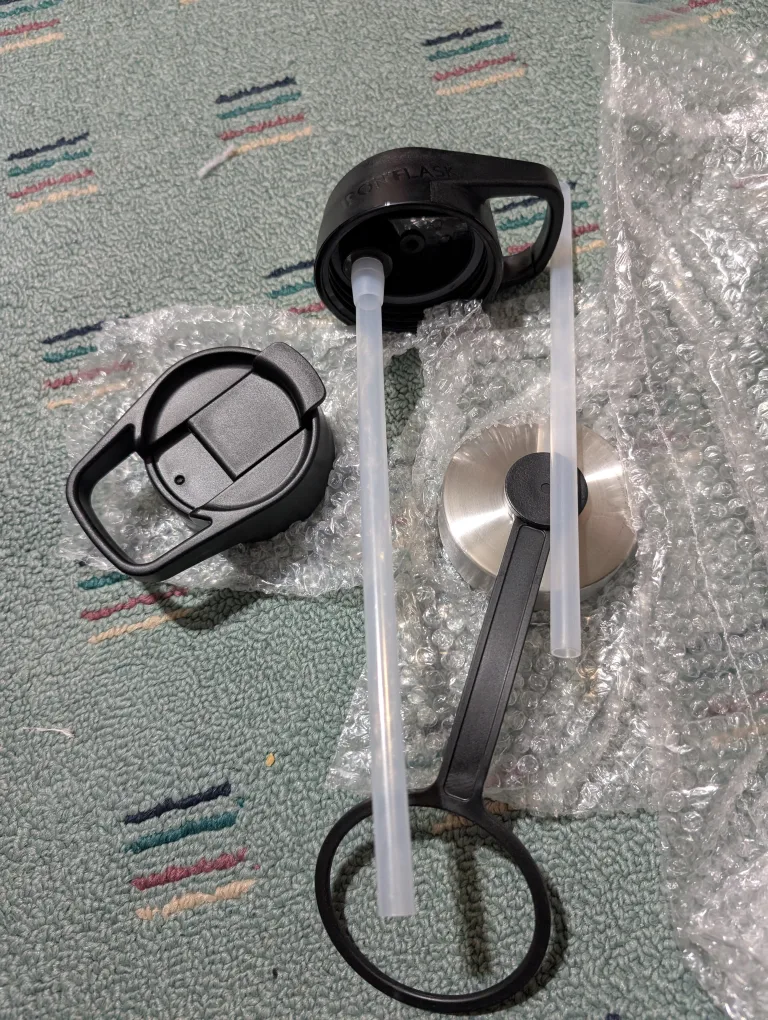 IRON °FLASK 64 oz Midnight Black Water Bottle image indicator(6)