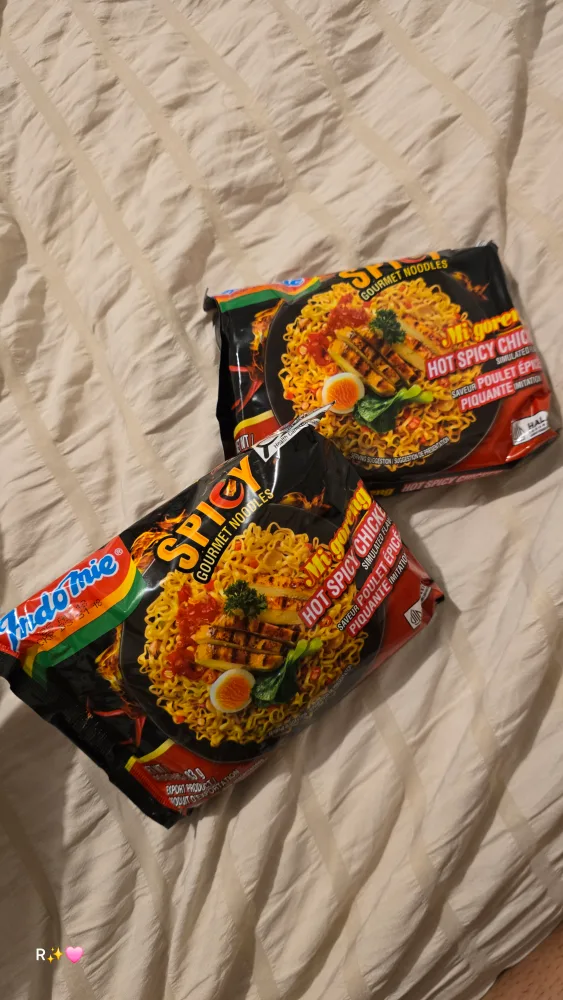 Indomie Mi Goreng Hot Spicy Chicken Noodles