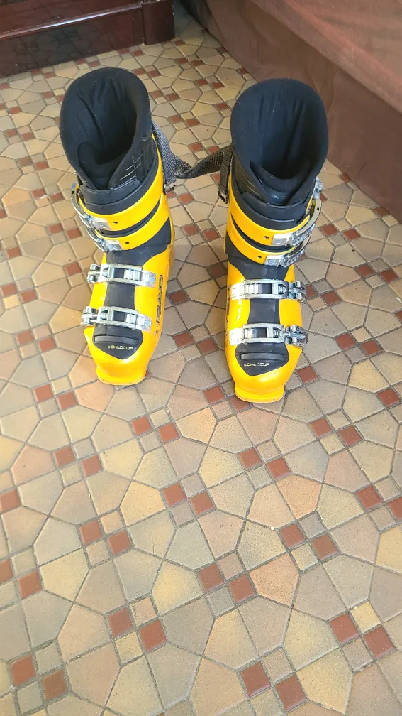 Head Ski Boots - Size 27.5 thumbnail