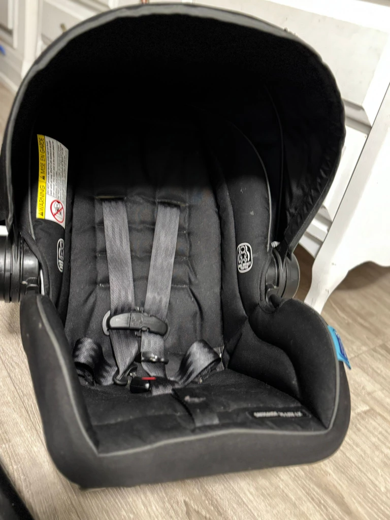 Graco SnugRide 35 Lite LX Infant Car Seat - Black - photo 2