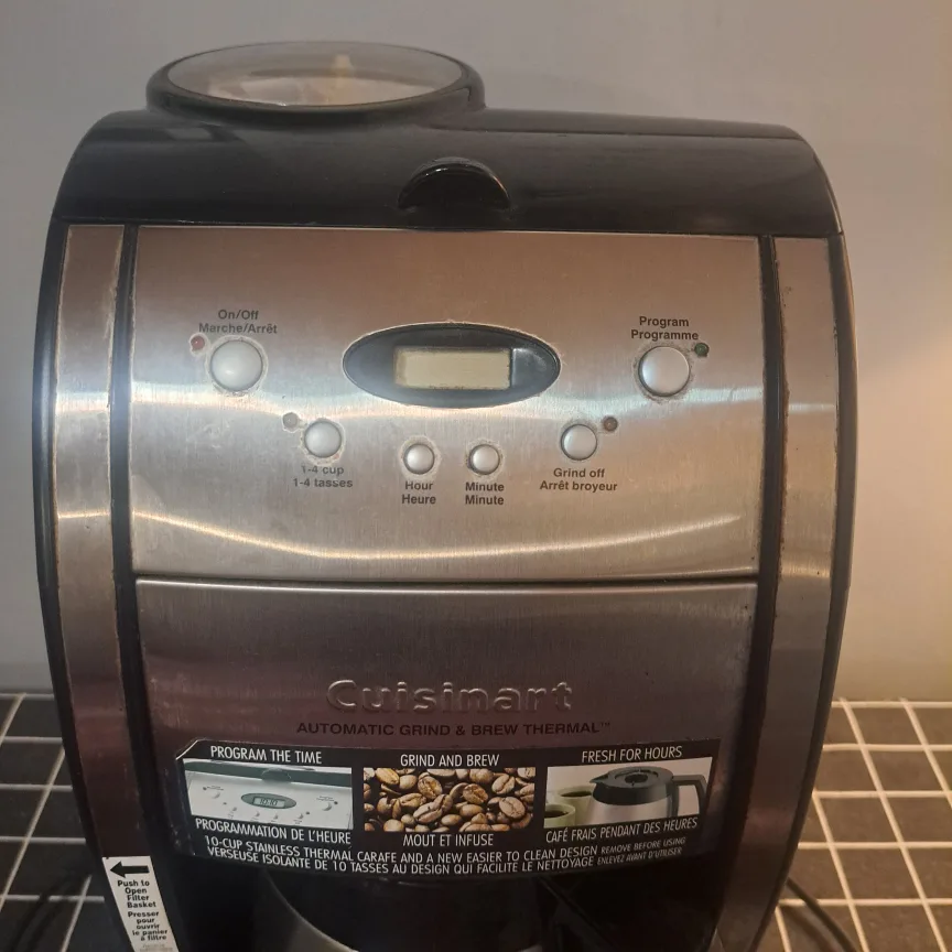 Cuisinart Automatic Grind and Brew Coffee Machine image indicator(2)
