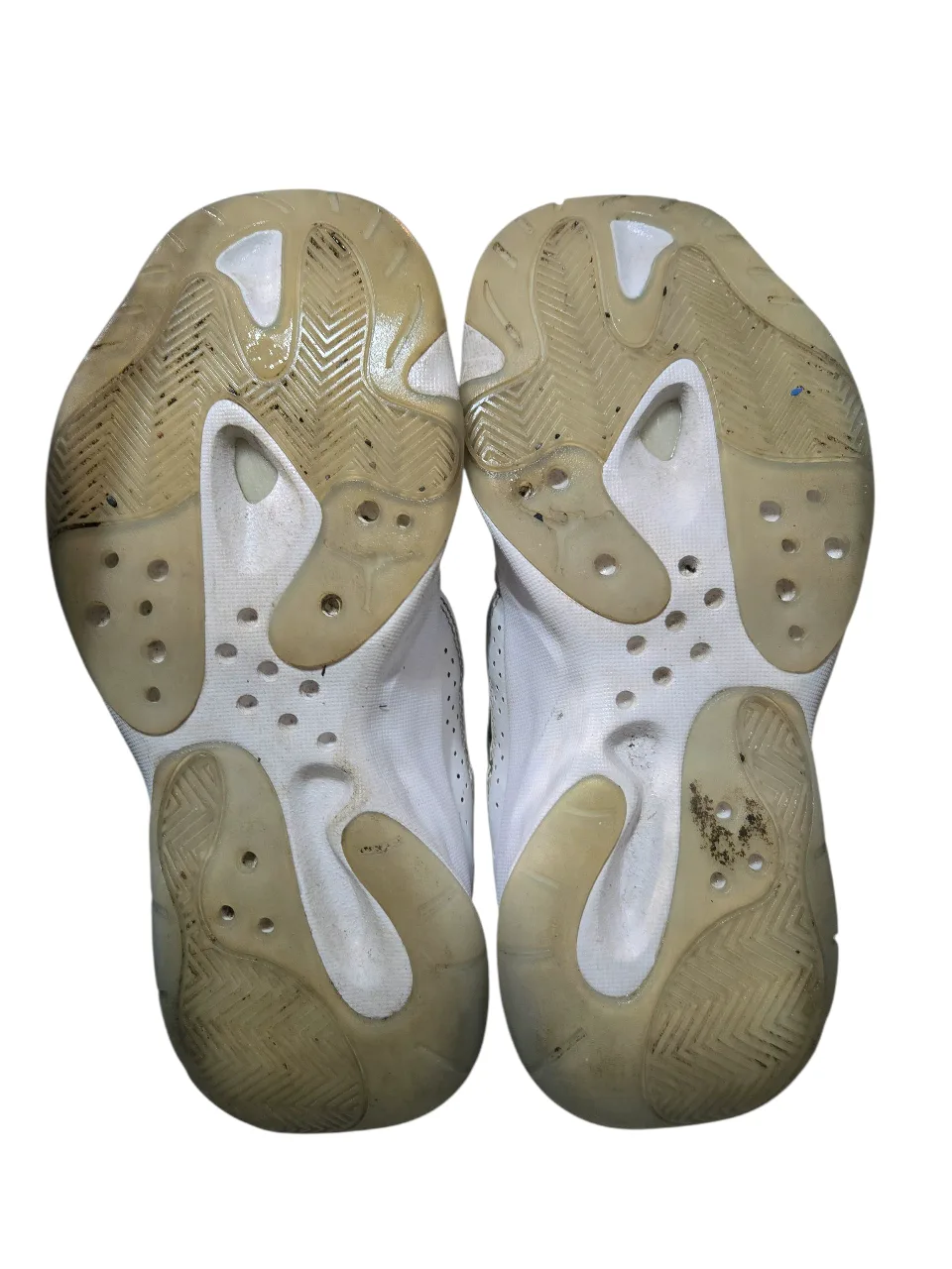 Air Jordan 11 CMFT Low GS kid's shoes image indicator(7)