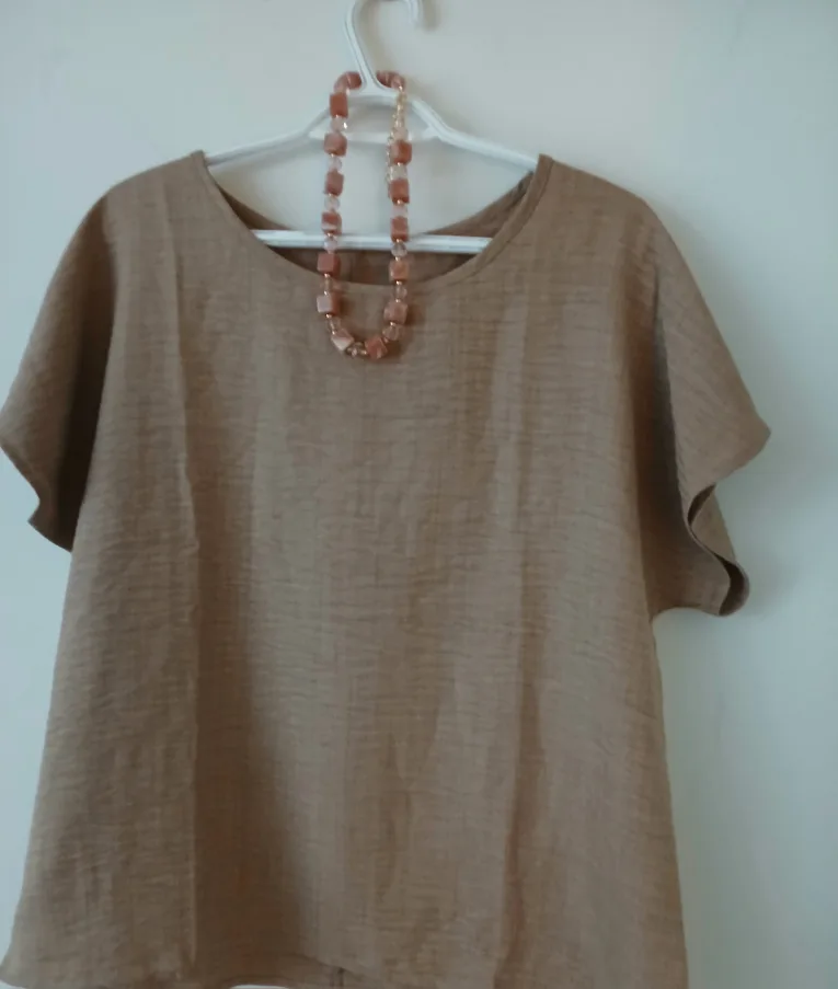 Beige Linen Blend Tunic Top with Necklace thumbnail