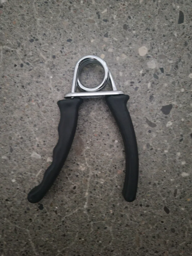 Hand Grip Strengthener image indicator(2)