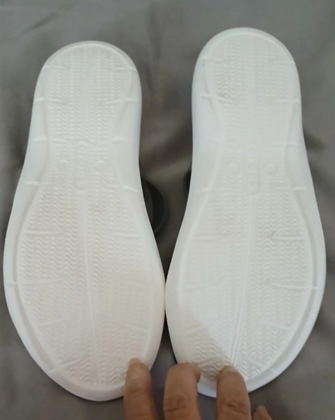 CROCS SWIFTWATER SANDAL - size 7 image indicator(2)