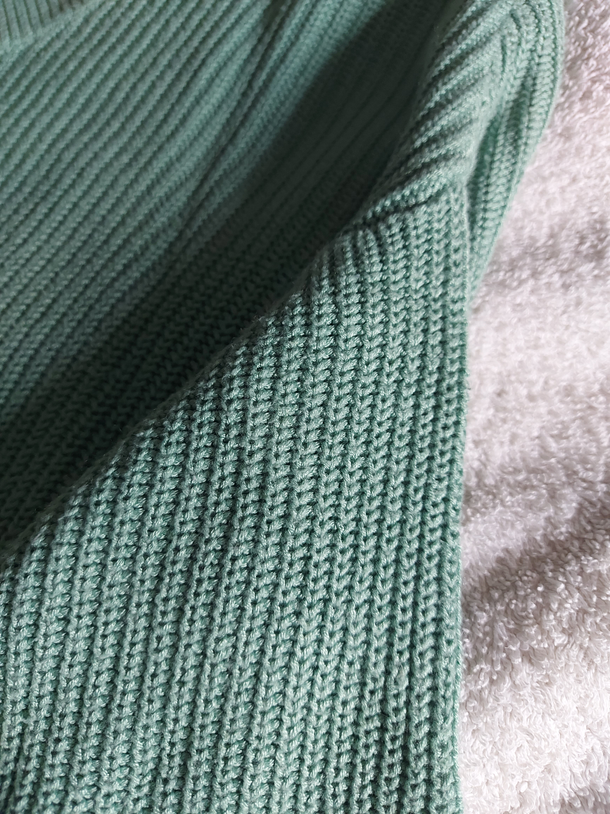 Simon's drop shoulder V-neck knit sweater, pale green - photo 3
