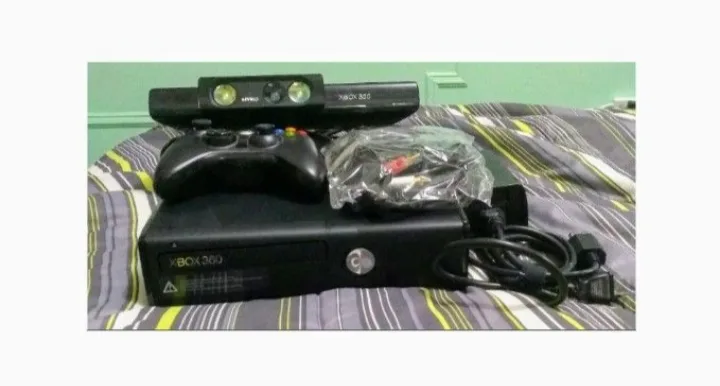 Xbox360° Console & Kinect. image indicator(2)